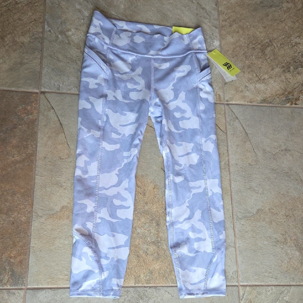 All in Motion Gray Camouflage Mid Rise Capri Kids Leggings L (10/12)